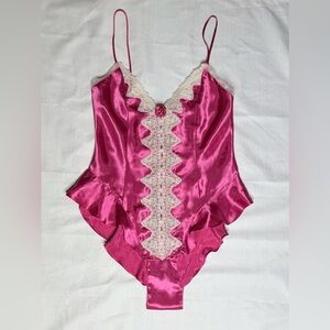 1990's Vintage Victoria Secret Fuchsia Teddy Women’s Petite Small Gold Label